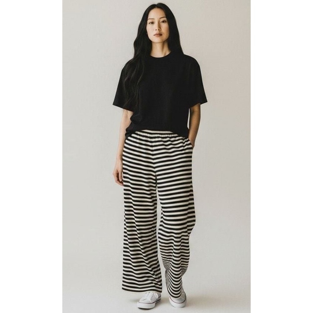 Neutral Ground Women's Black & White Striped Wide Leg Knit Lounge Pants  Medium